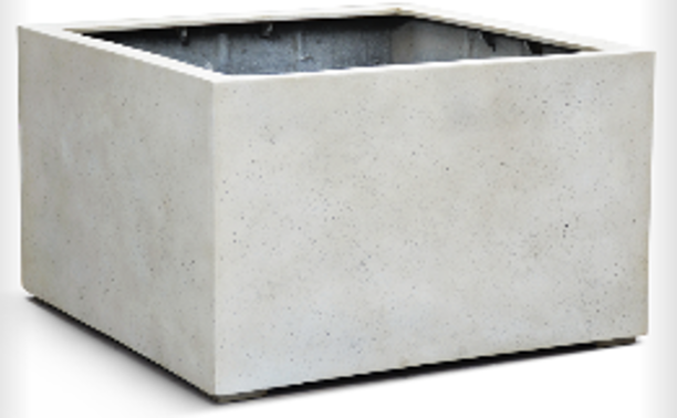 Low cube with feet, concrete surfac
