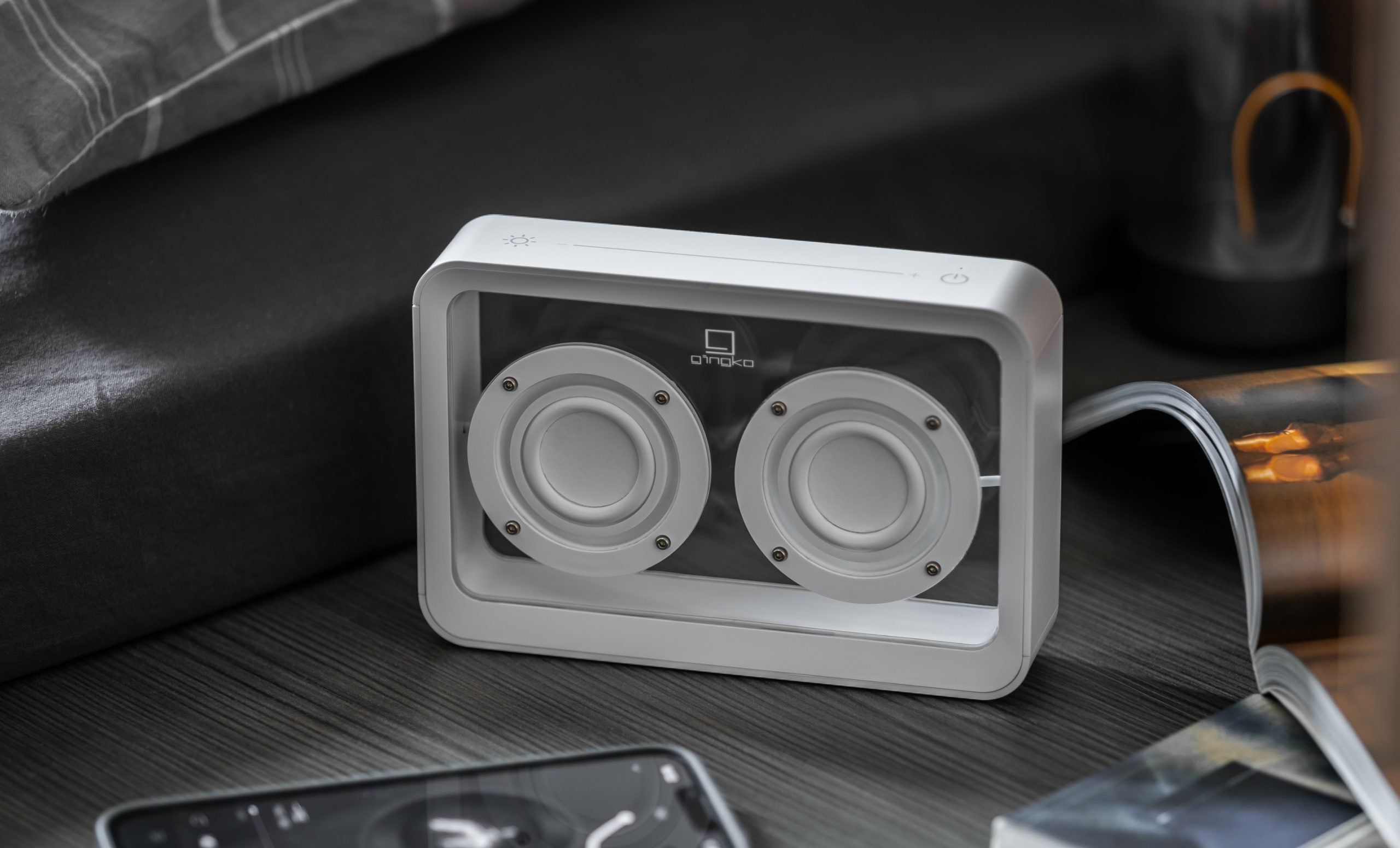 メイジシースルーBluetoothスピーカー