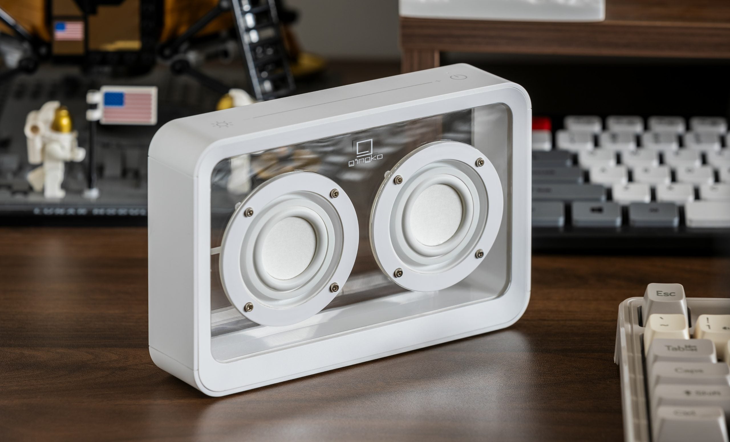 メイジシースルーBluetoothスピーカー