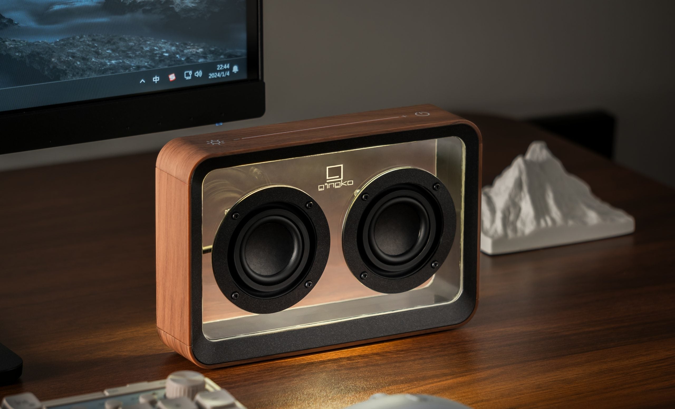 メイジシースルーBluetoothスピーカー